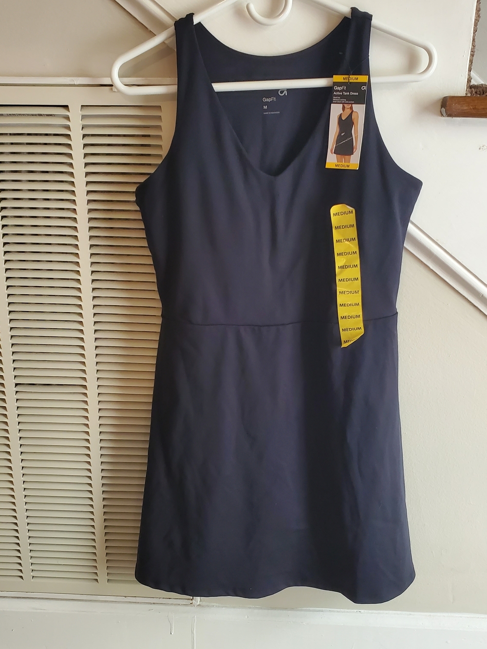 New GAP Fit Black Sleeveless V-Neck Active Dress - Medium